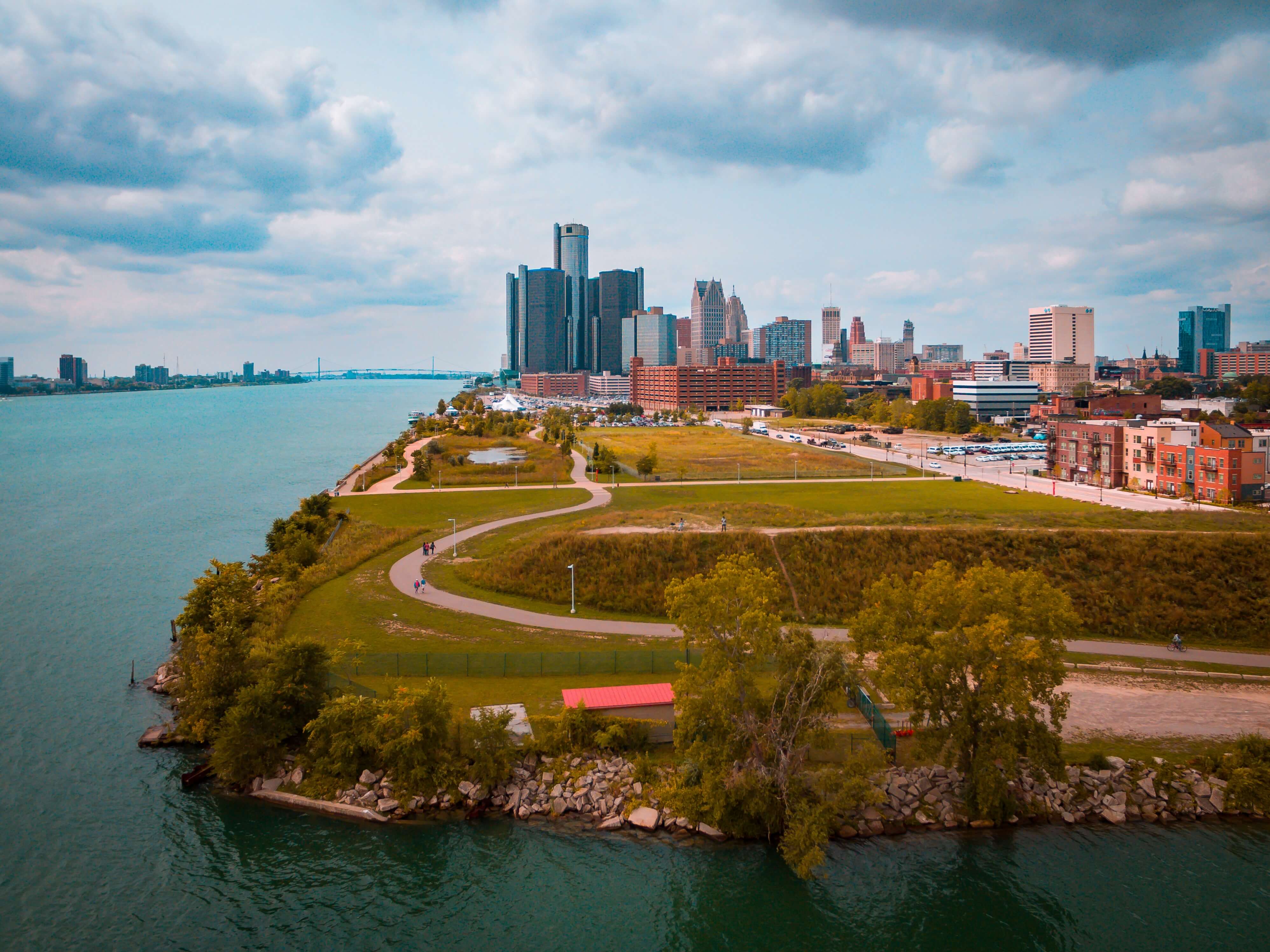 best-places-detroit-riverfront